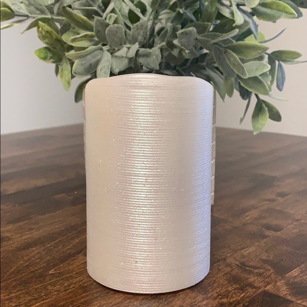 Perfectly Imperfect Luminara Flameless Candle 🔥 - Picture 2 of 7